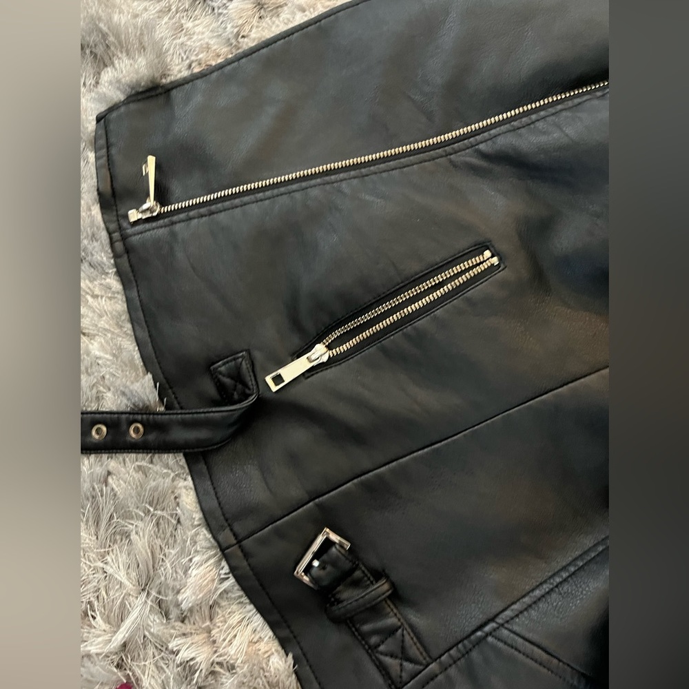 Leather Jacket - Picture 3 of 7